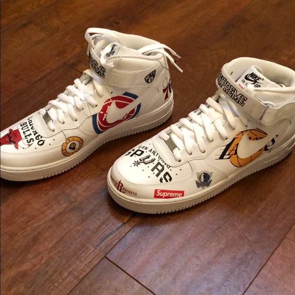 SOLD !!! 😎😎Air Force 1 MID ‘07/Supreme - Picture 4 of 7